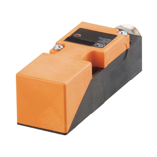 Индуктивный датчик IFM IME2015BFBOA/LS300L IM3500